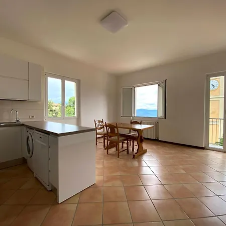 Casa Al Campanile First Floor, Leonardoshome דירה Trarego Viggiona