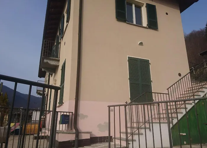 Apartment Casa Al Campanile First Floor, Leonardoshome Trarego Viggiona