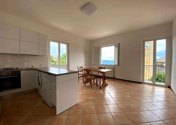 Casa Al Campanile First Floor, Leonardoshome Apartment Trarego Viggiona